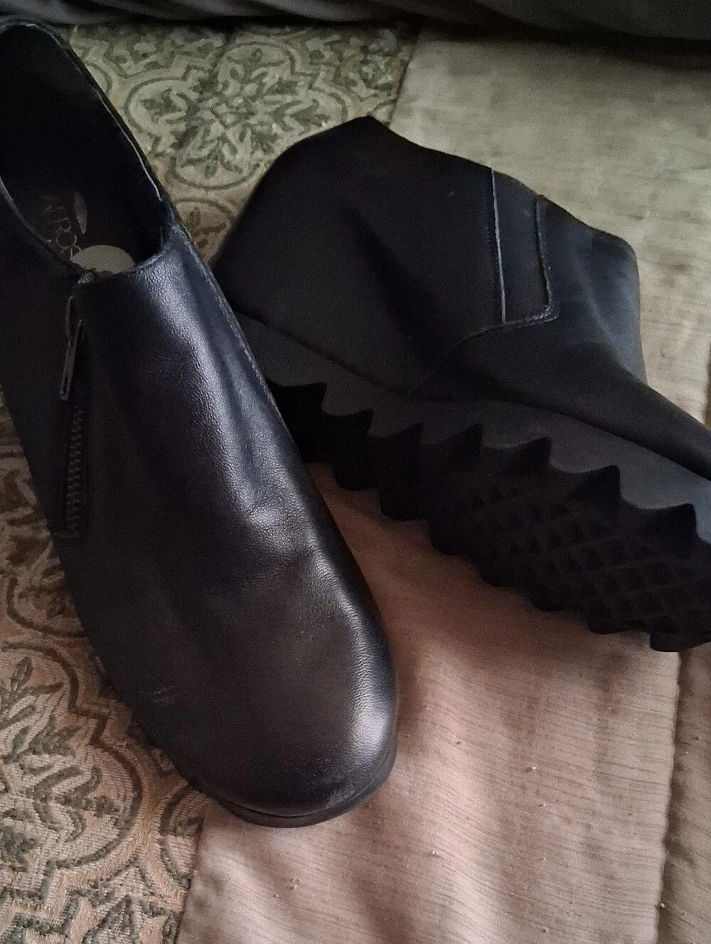 Wedge Aerosoles